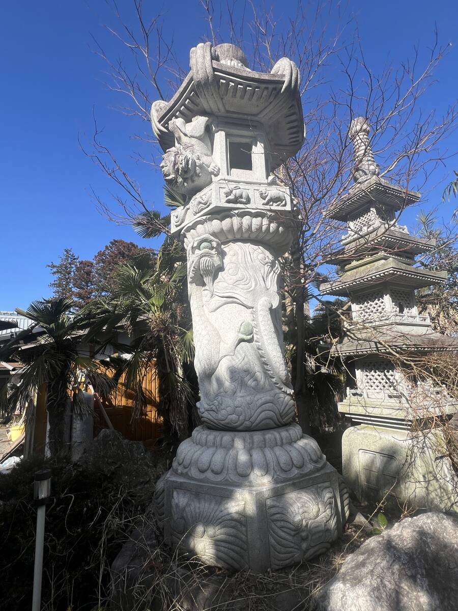 灯篭 日本庭園 和風庭園 庭 石の灯篭 石 ガーデニング 灯籠_画像1