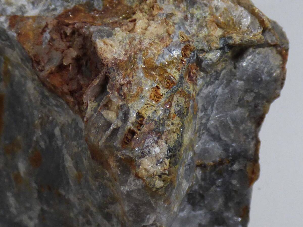 国産鉱物　和束町のアンソイナイト、エンポロロ石、水ケノエルスモライト（日本新産鉱物）_画像5