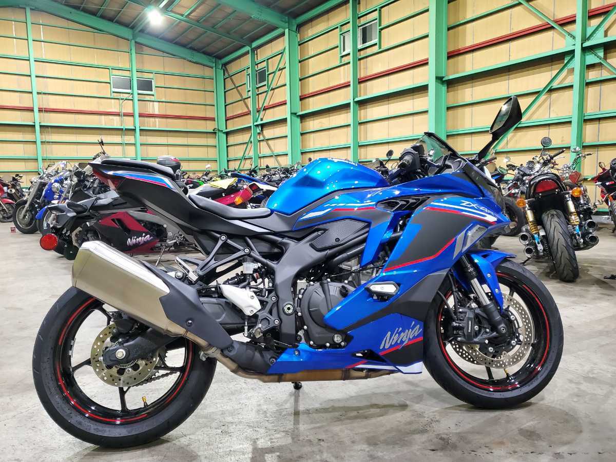 格安 ZX-4R ZX4R SE R5年式 ZX-4RR 車検R8年8月 3325ｋｍ 4気筒エンジン 自走OK 希少の画像6