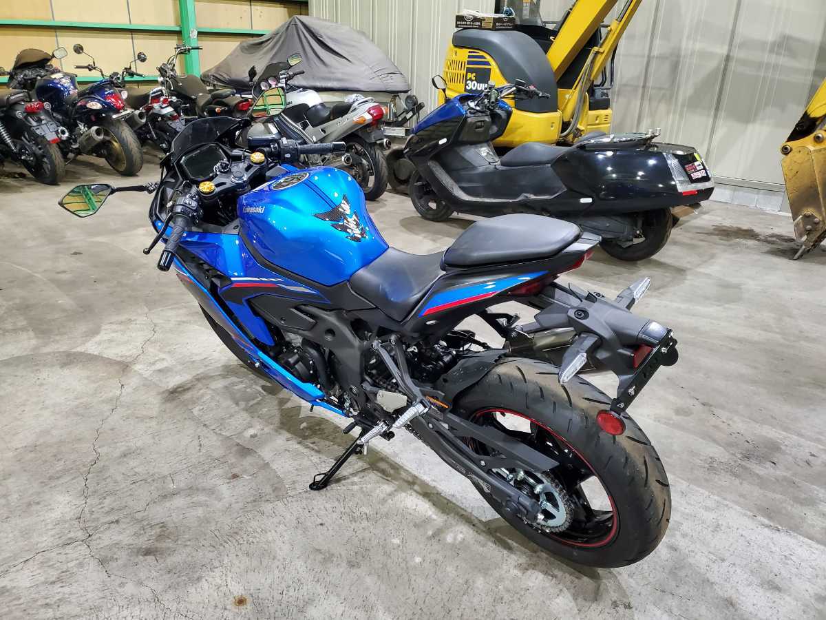 格安 ZX-4R ZX4R SE R5年式 ZX-4RR 車検R8年10月 2850ｋｍ 4気筒エンジン 自走OK 希少の画像5