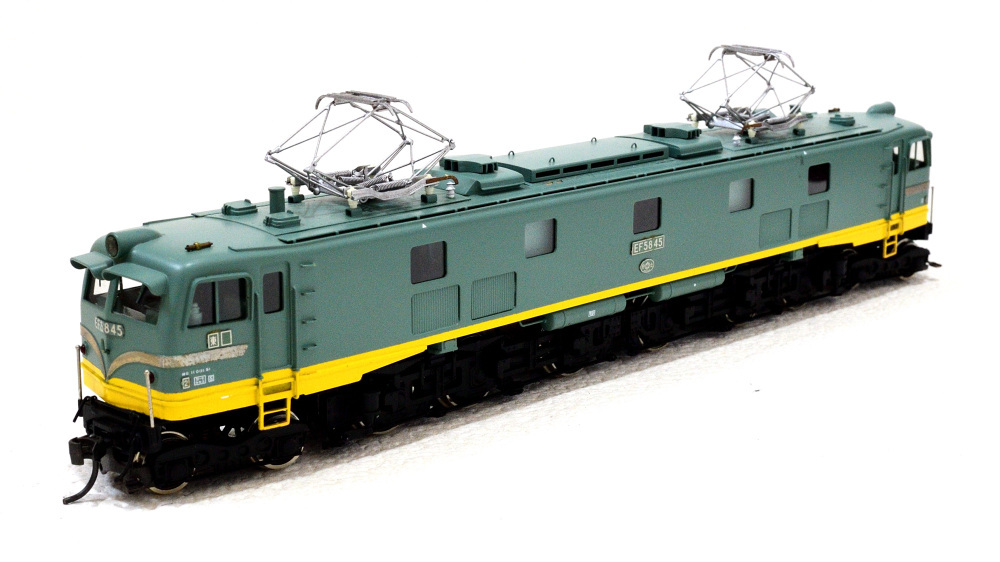 ◆◆ ＥＦ５８　鋳鋼先台車付き４５号機　青大将塗装　天賞堂　金属製完成品　◆◆_画像1