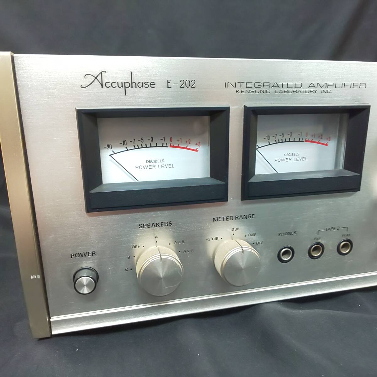 ◎アキュフェーズ◎Accuphase E-202 プリメインアンプ パラレル・プッシュプル駆動採用 簡易的に音出し確認済 即発送_画像2