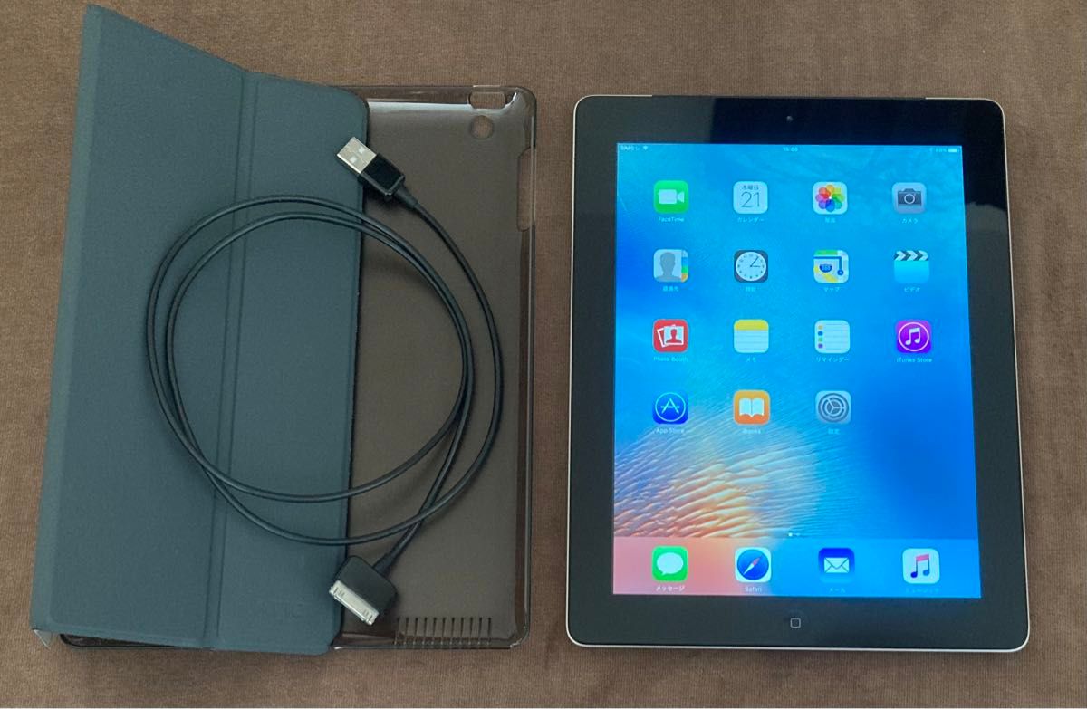 iPad (第 3 世代) Wi-Fi + Cellular：A1430 16GB シルバー MD366J/A