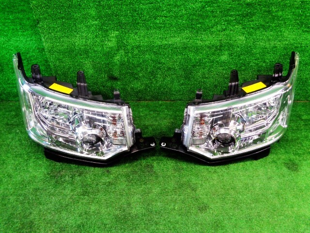 美品! CV1W CV2W CV4W CV5W デリカ D:5 D5 純正 HID キセノン ヘッドライト 左右 セット 100-87918 検索) ステップ ガード マフラー ラダー_画像6