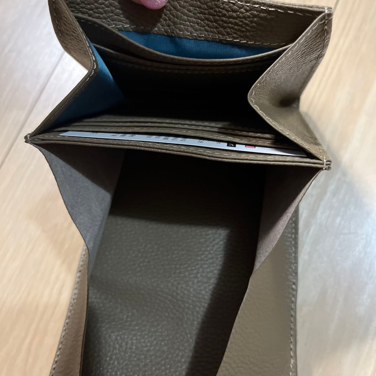 新品未使用品】アタオ ATAO 大容量二つ折り財布 人気のロトロ 新品未使用品】アタオ ATAO 大容量二つ折り財布 人気のロトロ