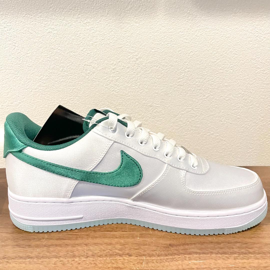 NIKE W AIR FORCE 1 07 ESS ナイキ エア フォース ワン ホワイト グリーン DX6541-101 ローカットスニーカー 27.5cm 新品未使用_画像5