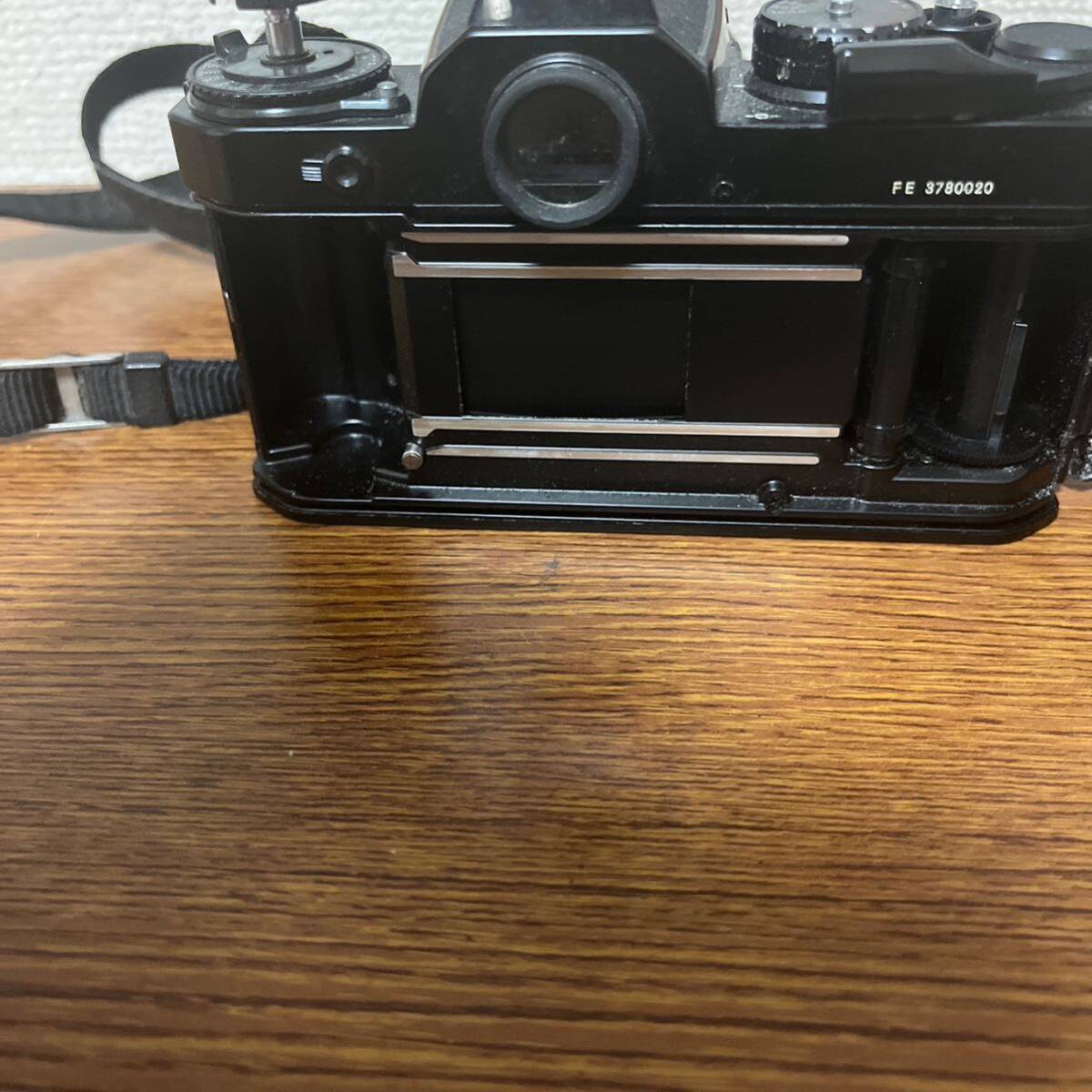 【TH0320】ニコン FE Nikon ボディ レンズ SERIES E 36〜72mm 1:3.5 一眼レフ レトロ カメラ コレクション 電池 フィルム付 フィルムカメラの画像5