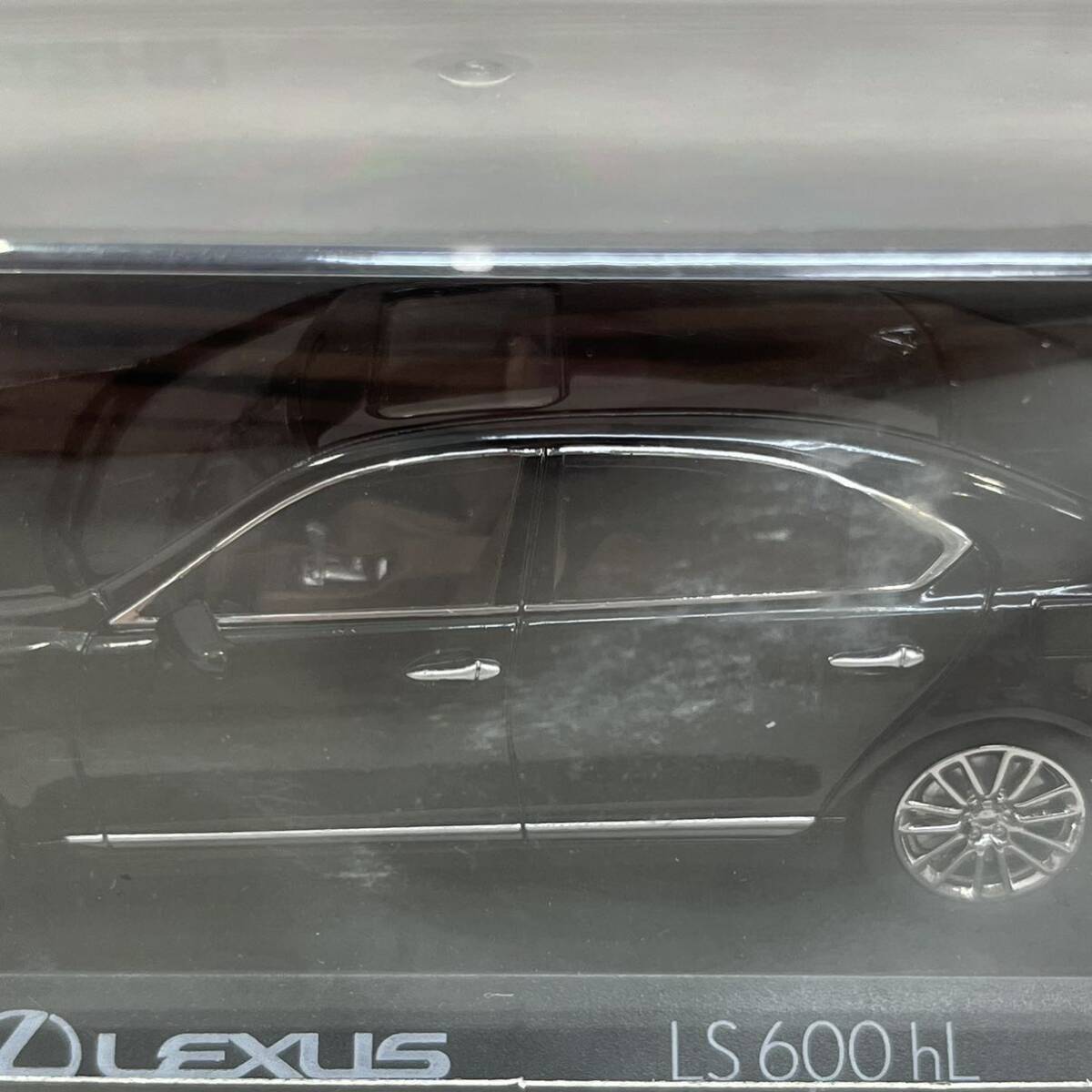 【TC0327】未開封 美品 LEXUS LS600hL Black 03647BK KYOSHO 京商 レクサス Toyota ブラック ミニカー コレクション 1円スタート _画像4