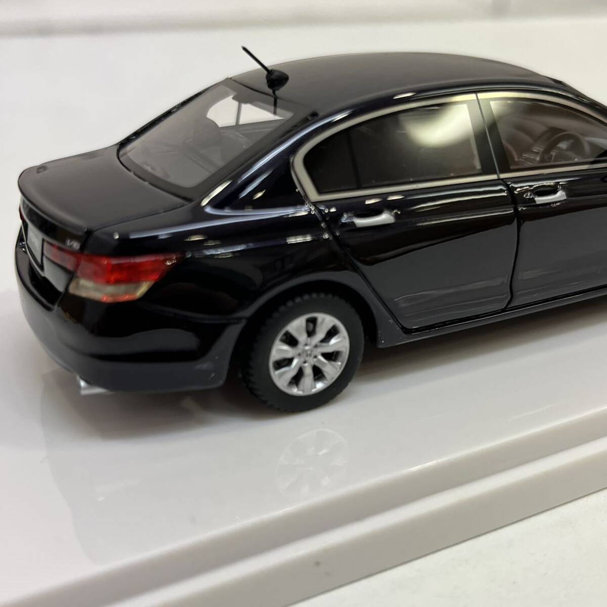 【TC0327】Honda INSPIRE W136 Premium Blackish Pearl Honda Official Licensed Product ホンダ インスパイア ミニカー 2007 1円スタートの画像5