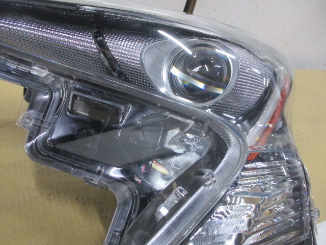 トヨタ プリウス ZVW50 純正 左ヘッドライト ヘッドランプ LED 47-75 81185-47691_画像3