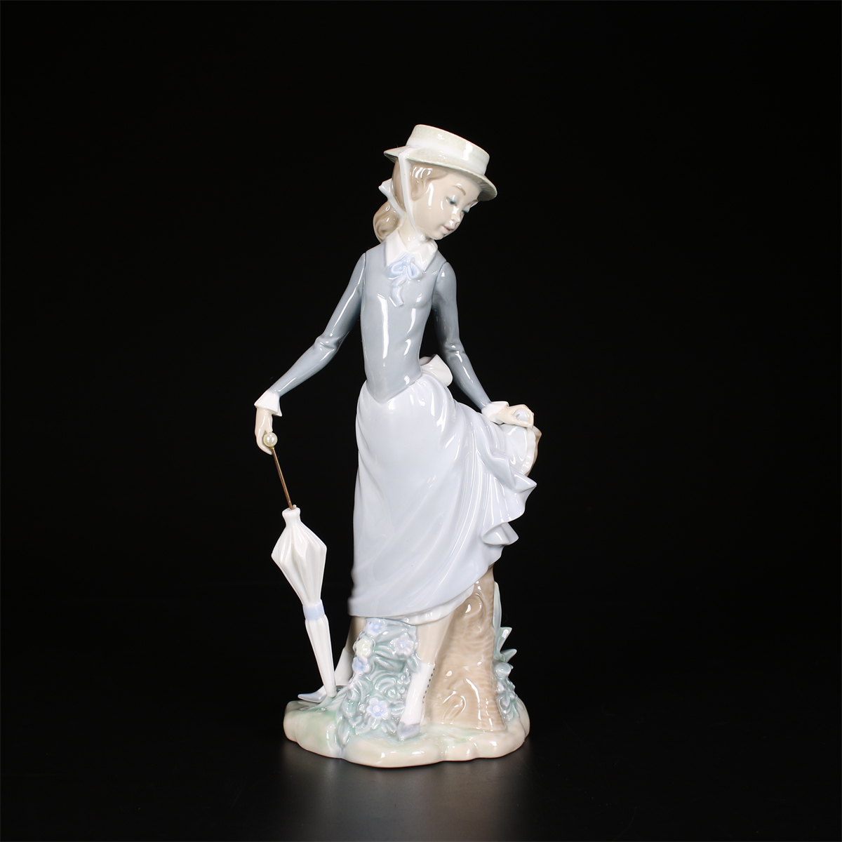 CE364 LLADRO 【リヤドロ】 磁器人形 美少女 置物 高28㎝／右手親指の欠けあり 美品！ｚ_画像2