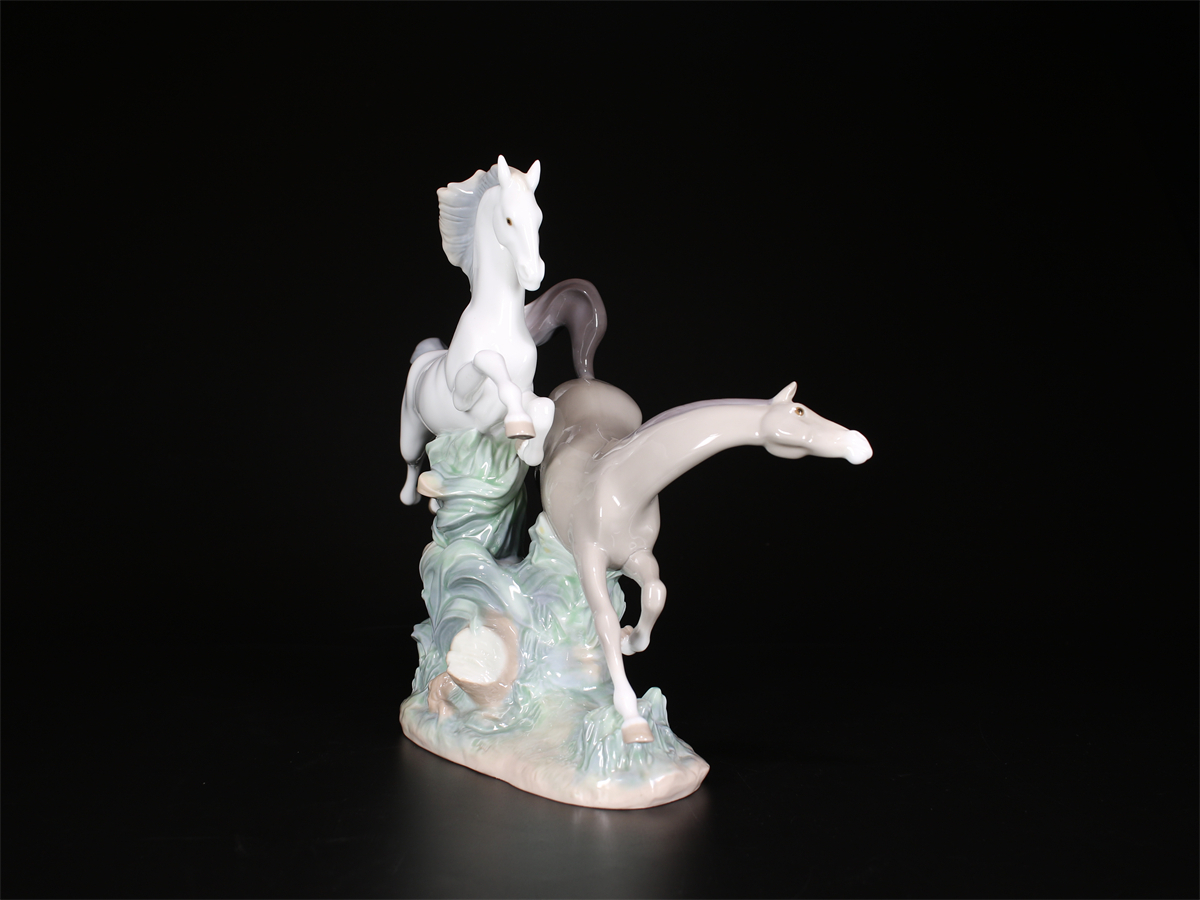 CE366 LLADRO 【リヤドロ】 磁器人形 馬 置物 高約30㎝ 幅38.5㎝／美品！ｚｙ_画像4