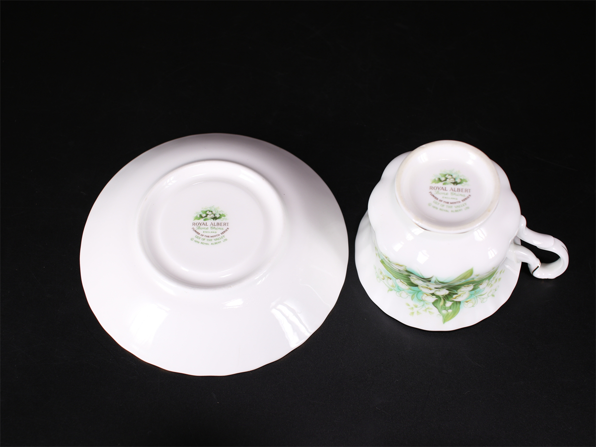 CE559 ROYAL ALBERT 【ロイヤルアルバート】 カップ＆ソーサー 1組 2点／美品！ｈ_画像8