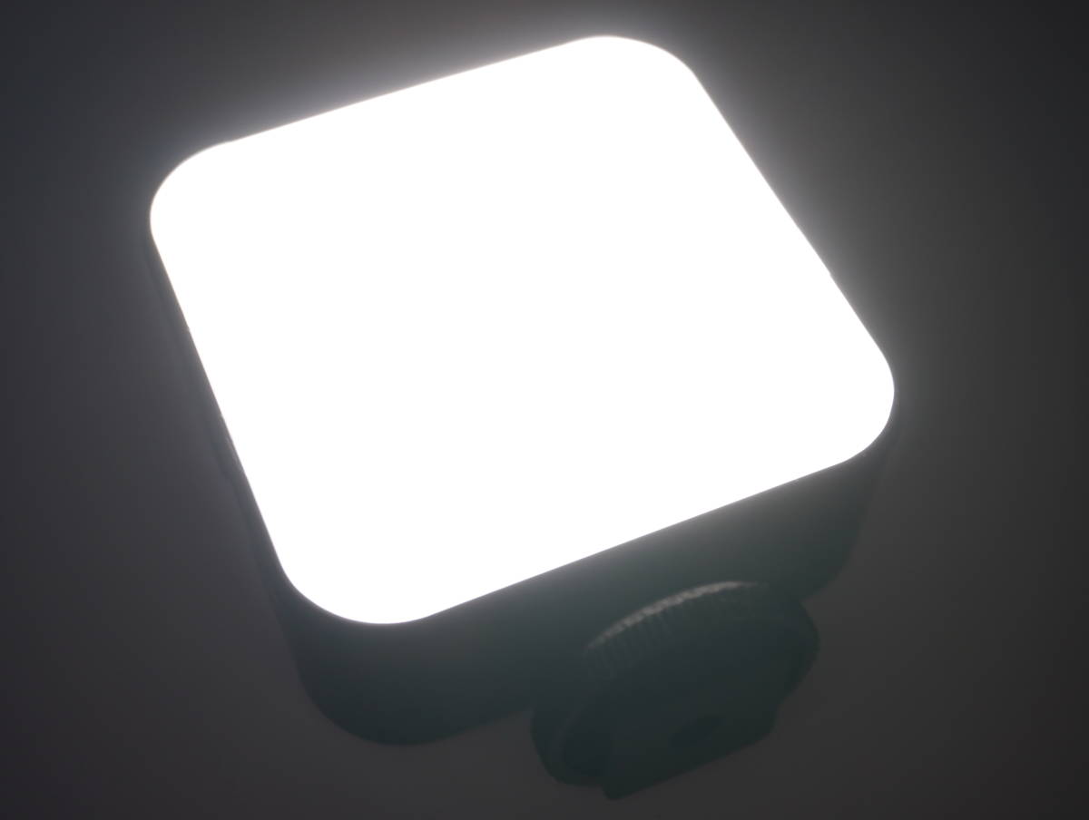 新品 カメラライト 56 LED 6500K 5W 単3電池式 小型 照明 ニコン キャノン ソニー コールドシューマウント_画像8