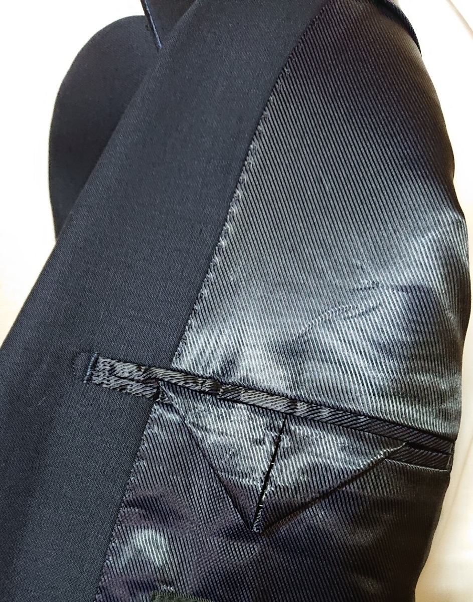 送料無料!合冬物 A6 メンズパーティースーツ/紺/新品*ライン*紳士服 シングル イベント ビジネス ノータック デザインスーツ お洒落☆ シングル スーツ 送料無料!合冬物 A6 メンズパーティースーツ/紺/新品*ライン*紳士服 シングル イベント ビジネス ノータック デザインスーツ お洒落☆ シングル スーツ