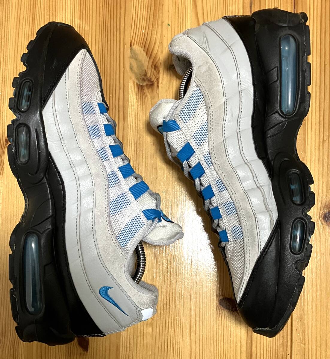 nike air max 95(laser blue)大人気90年代名作美カラー復刻モデルダメージ有の為格安クリーニング済み_画像2