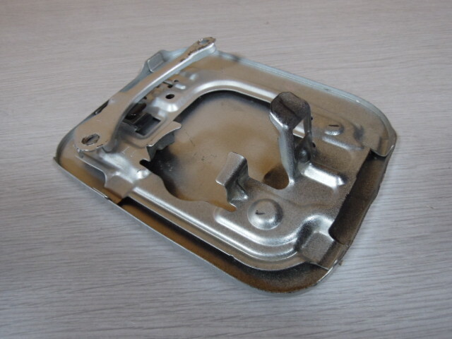  Toyota Wish ZNE14G fuel lid fuel filler opening cover used color :1E7 silver mica metallic 12217