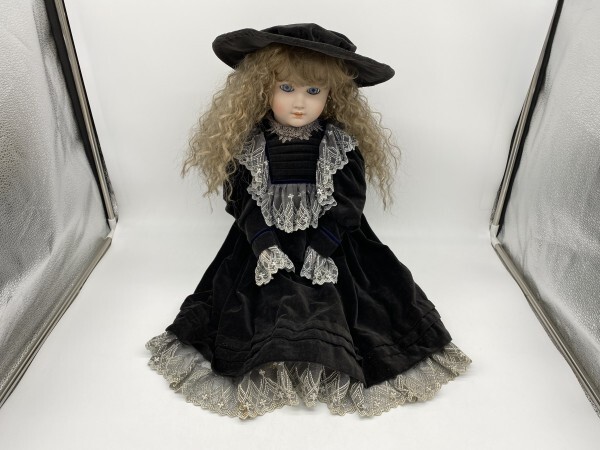 E5-086 現状品 ビスクドール コレクターズドール CD-111 Collector’s Doll 全長約70cm 青目 西洋人形_画像1