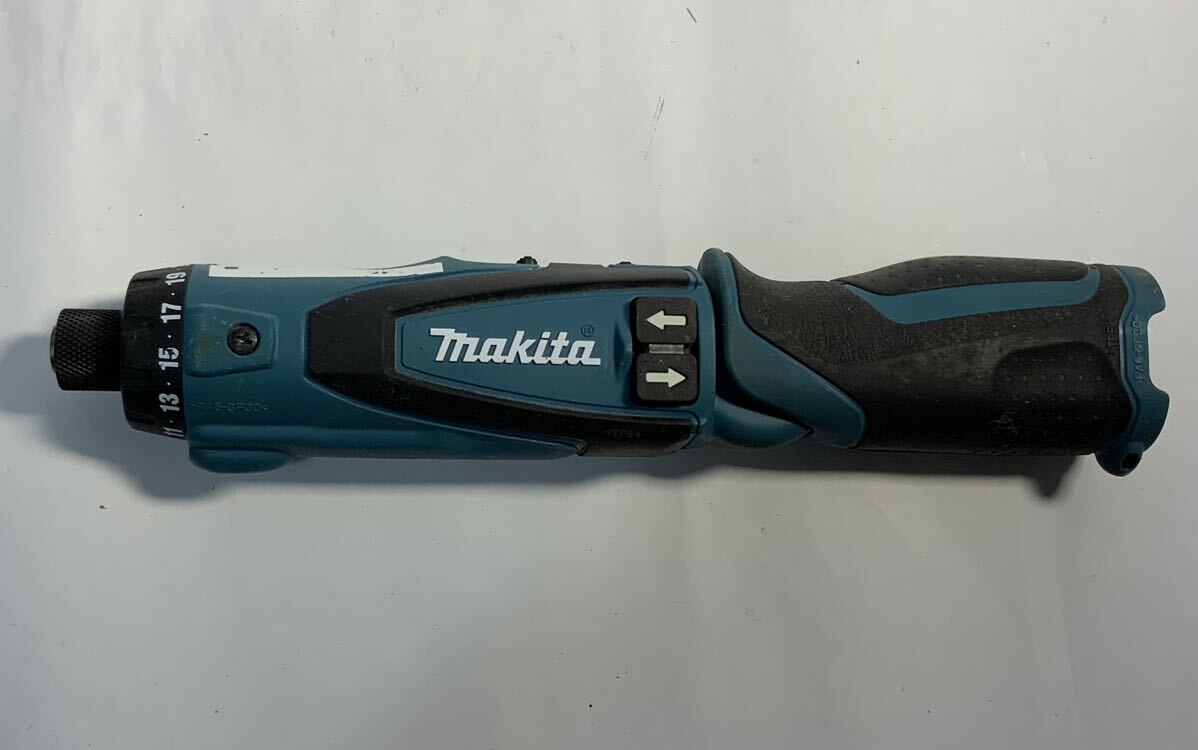 中古電動工具makita マキタ 充電式ペンドライバドリル DF010D ケース取説充電池2個充電器有/380 大工道具 DIY ドライバー 電動ドリルの画像4