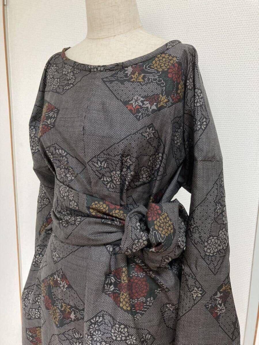 大島紬 未使用反物 長袖ワンピース フリーサイズ スヌードとシームポケット付き 正絹 着物リメイクの画像3