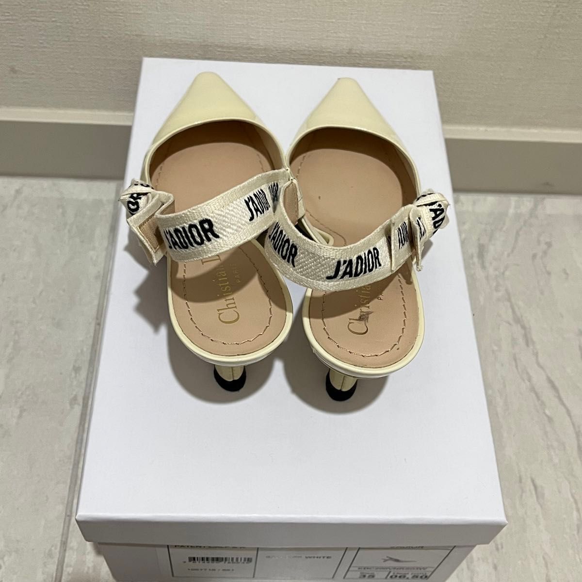 Dior J'Adior スリングバックパンプス ホワイト シューズ 靴 白 Dior J'Adior スリングバックパンプス ホワイト シューズ 靴 白