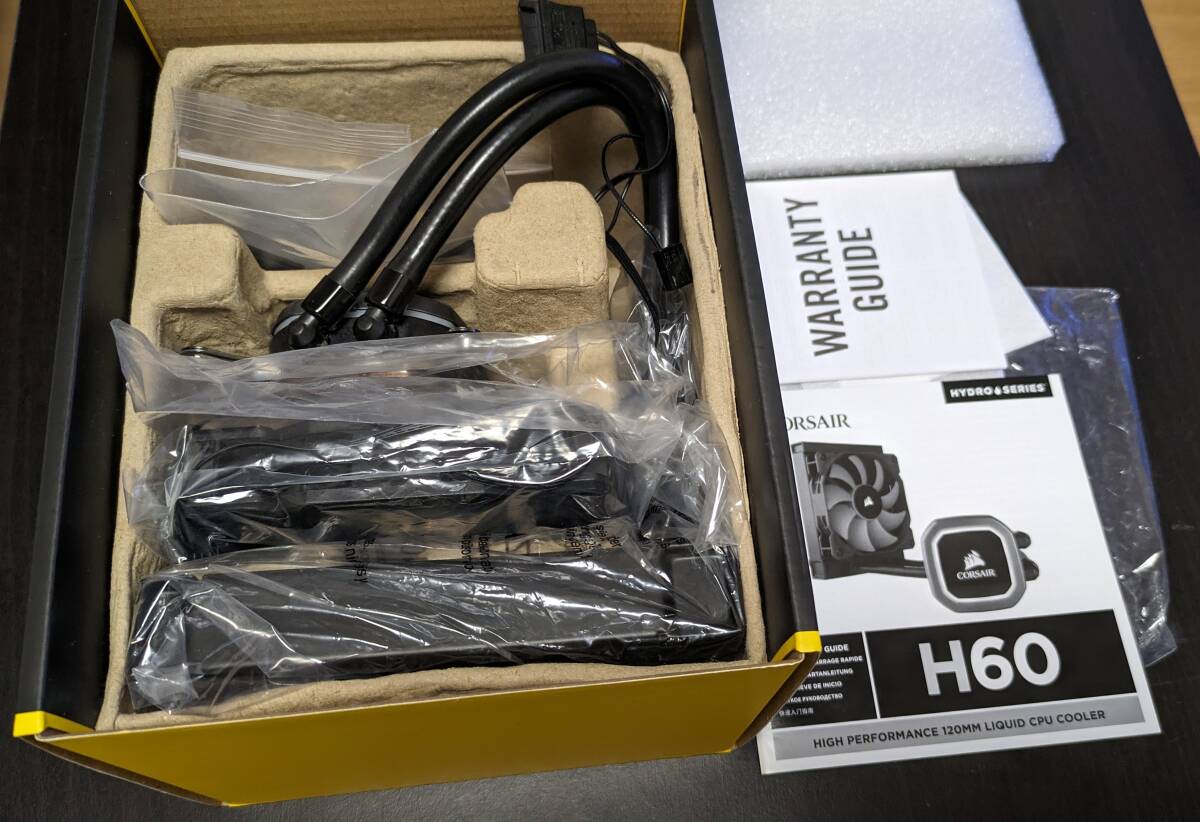 【完動品】CORSAIR(コルセア) CW-9060036-WW H60(水冷式CPUクーラー、箱＆付属品は全て美品状態で有り)_画像3