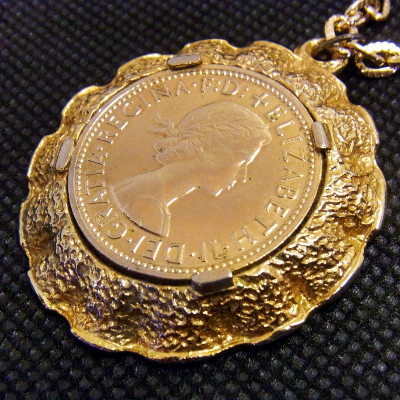 ■こぐまのミーシャ♪■【金メッキ仕上げ 】エリザベス2世 ハーフペニー硬貨 ヴィンテージ レプリカ コイン ペンダント 1970s_画像3