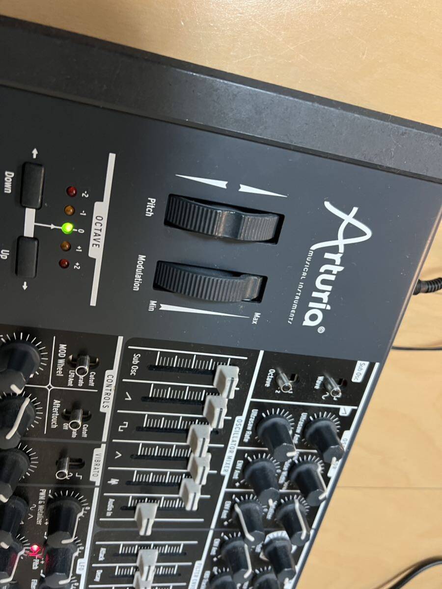 送料無料 Arturia mini brute ベタつき多い 完全動作品 アナログシンセ_画像7