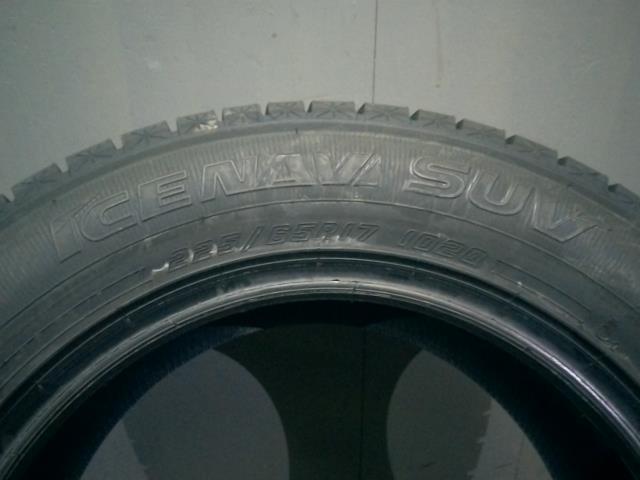 中古 グッドイヤー タイヤ ICE NAVI SUV 225/65R17 22年15週 1ホン_画像2