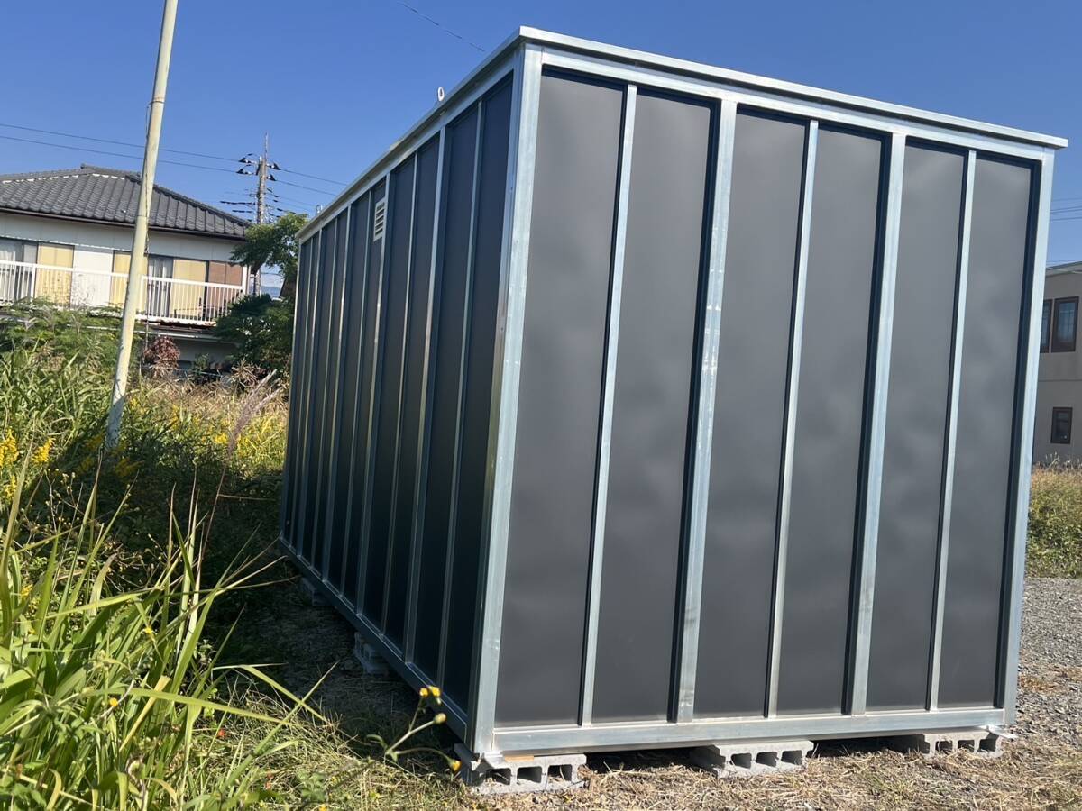 Yahoo!オークション - 新品 物置シャッター型3坪(6帖)お洒落な Yahoo!オークション - 新品 物置シャッター型3坪(6帖)お洒落な