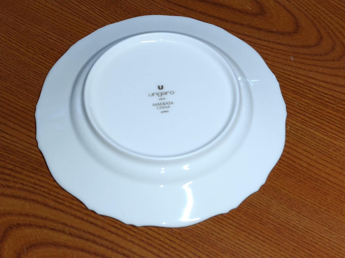 A1379　未使用　ungaro MAEBATA CHINA パーティーセット 大皿1枚＆中皿5枚セット　ケーキ皿　洋食器　プレート　ホワイト　食器_画像5