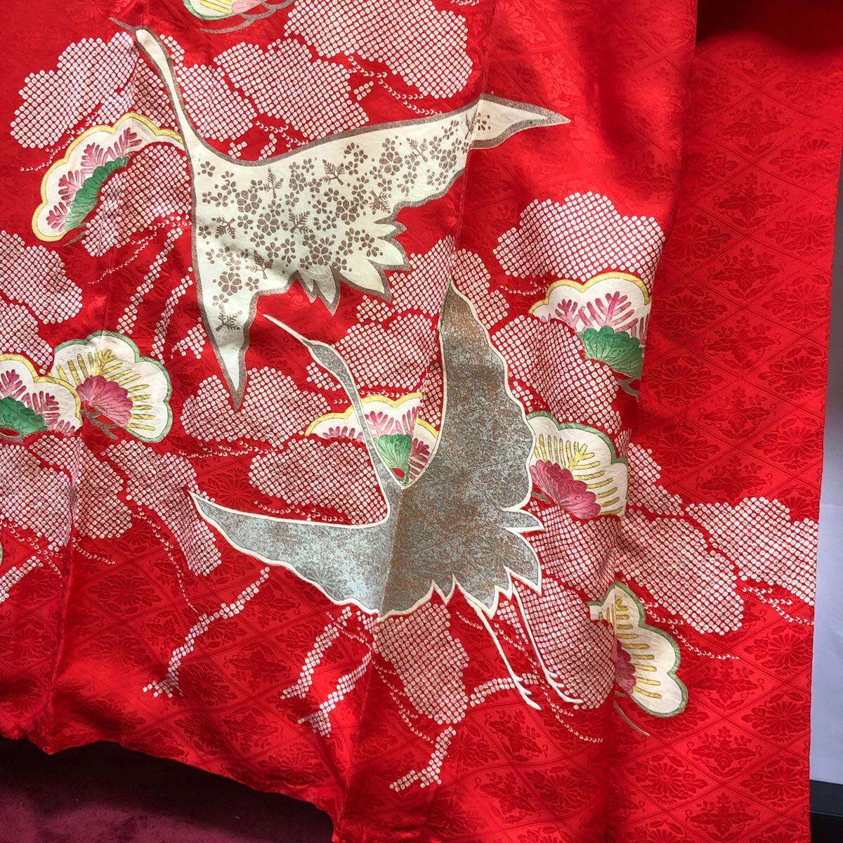 は*な様 (あ789)赤黒白 鋭い向い鶴 アンティーク振袖㊗️金駒刺繍 Yahoo!オークション - アンティーク 振袖 鶴 金駒刺繍 朱色 着物