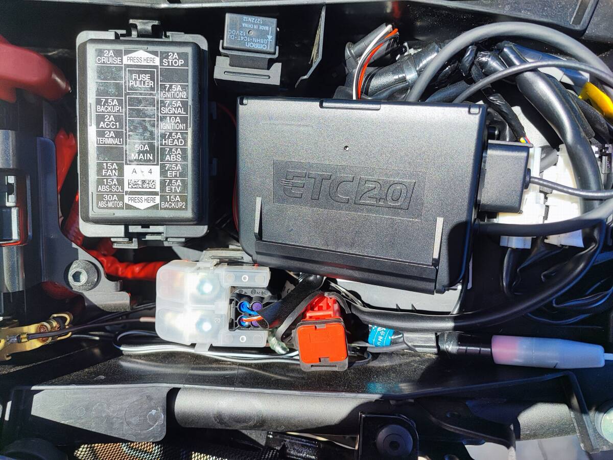 個人売買！消費税なし！2023年式 XSR900 走行4000km 極上車 車検R8年4月11日まで 充電器 ETC2.0装備 試乗大歓迎 の画像9