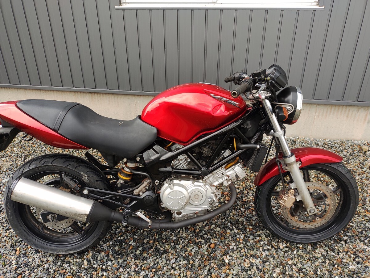 VTR250 タイヤ・バッテリー新品　MC33　発送対応　現車確認してください　書類付き抹消渡し　【仮出品】_画像1