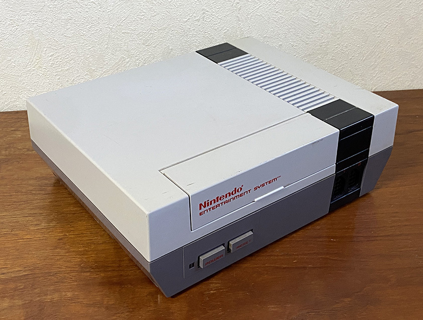 1980's Nintendo Entertainment System US版 純正 NES ファミコン本体 コントローラー2個 動作品 AC電源 光線銃 Zapper 他セット 任天堂の画像6