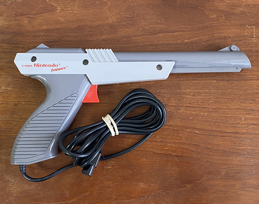 Nintendo NES Zapper 海外版ファミコン用 1985年当時物 光線銃 任天堂 純正品 （グレー）中古品 検索スプラトゥーン3 N-ZAP85 黒ザップ2_画像3