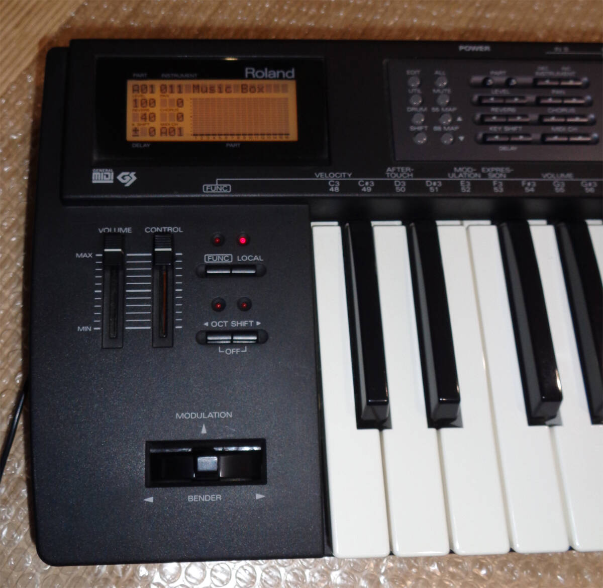Roland Sound Canvas SK-88 Pro と UM-ONE USB MIDI INTERFACE_画像9