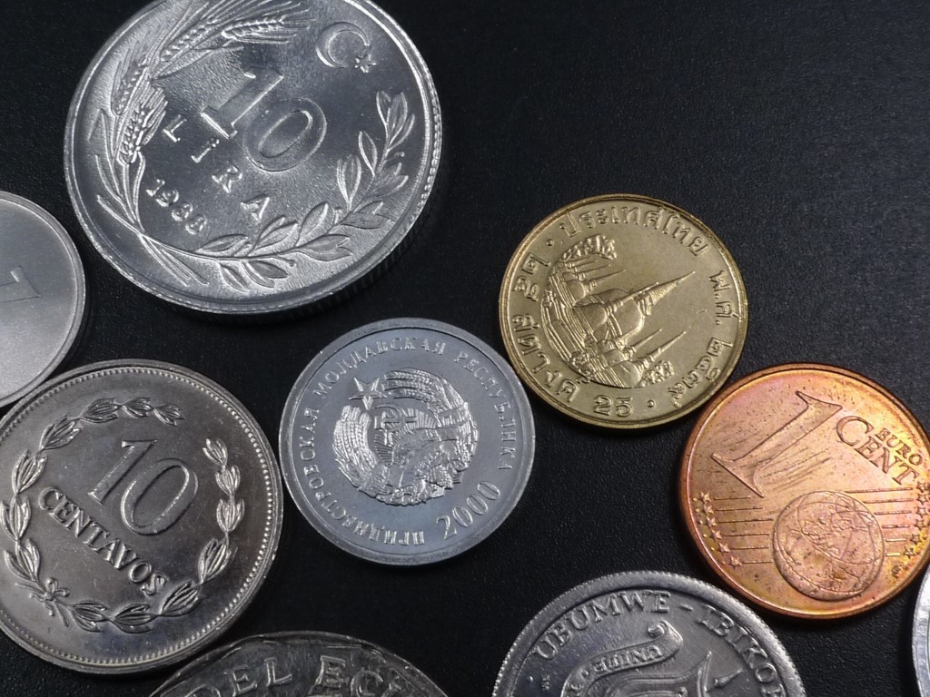 世界貨幣12枚 硬貨 タイ エクアドル ブルンジ ブラジル トランスニストリア ブルガリア トルコ フィンランド スロバキア フィリピン コインの画像3