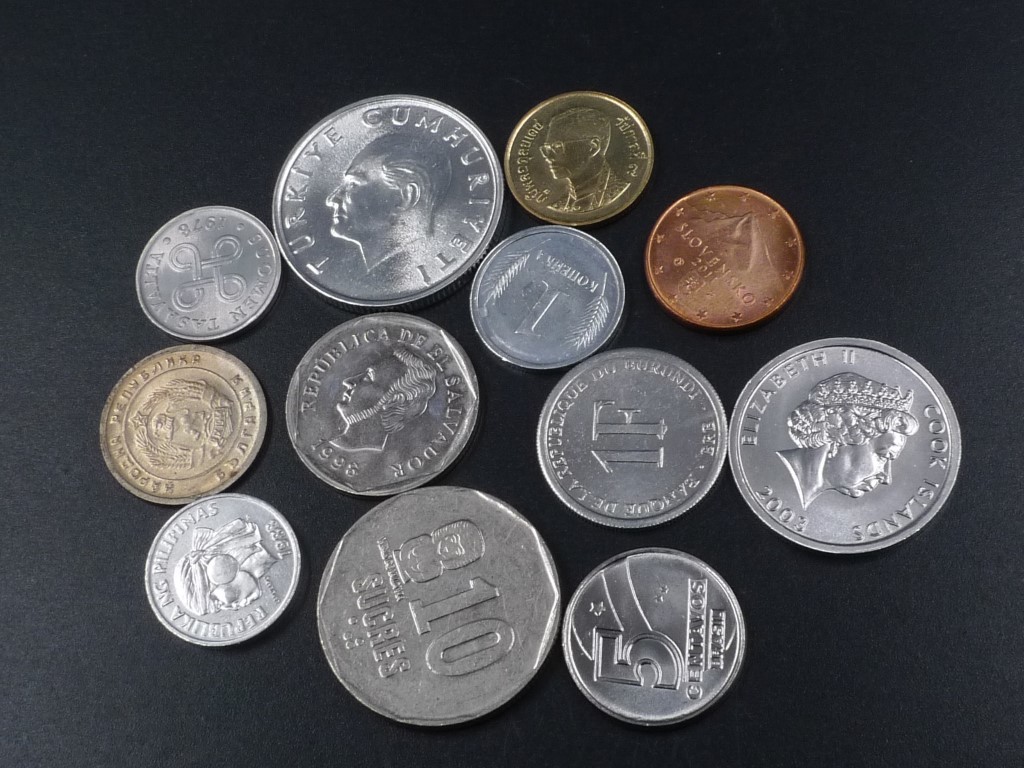 世界貨幣12枚 硬貨 タイ エクアドル ブルンジ ブラジル トランスニストリア ブルガリア トルコ フィンランド スロバキア フィリピン コインの画像4