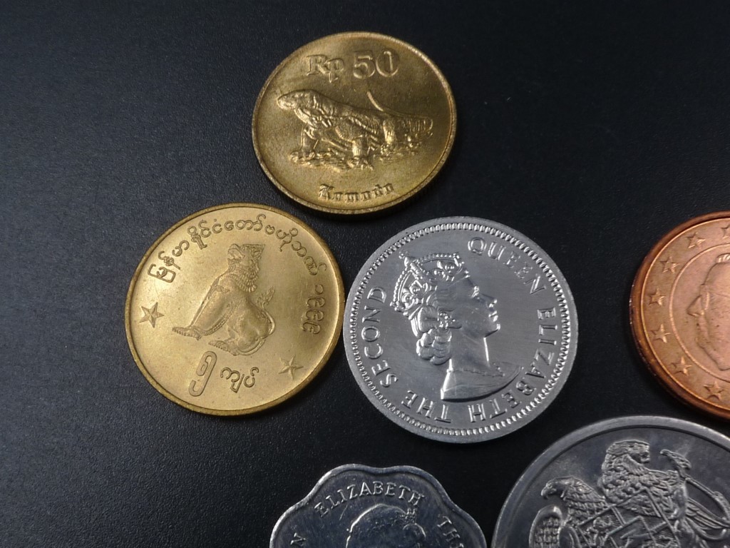 世界貨幣12枚 硬貨 アルメニア 東カリブ エリトリア ラオス ベルギー マラウイ エストニア ベリーズ ミャンマー フィジー レバノン コインの画像2