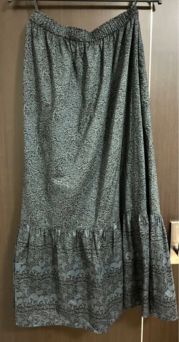 定価3289円   UNIQLO ユニクロ アナスイ ボヘミアンコレクション ティアードロングスカート Lサイズ ウエストゴム