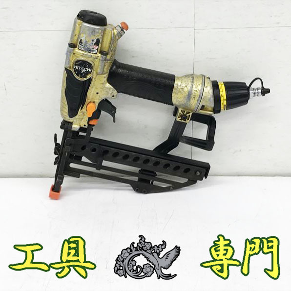 Q4653 送料無料！【中古品】高圧50mmフロアタッカー 日立工機 N5004HMF エア工具 打込み