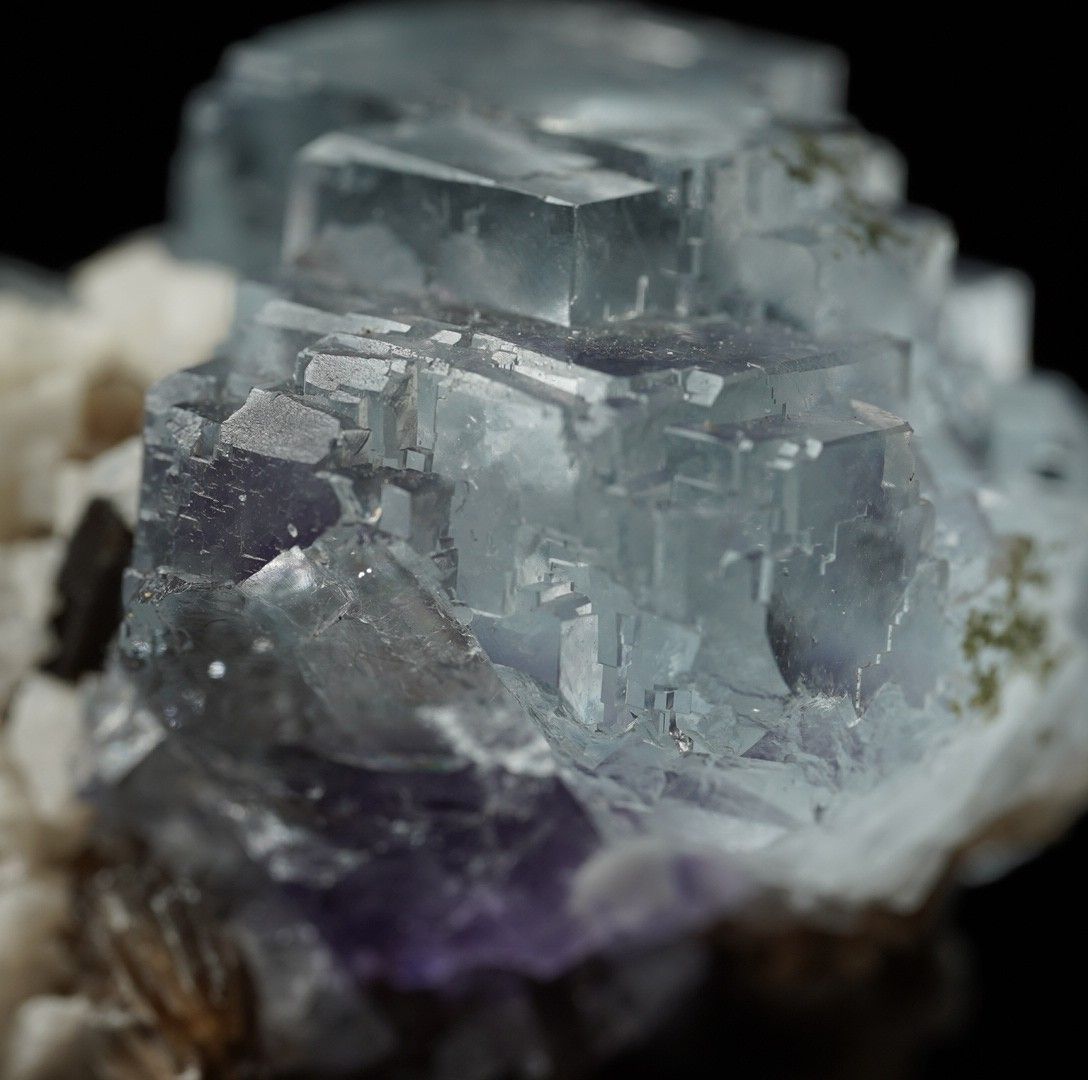 ヤオガンシャン水晶共生フローライトパイライト 原石 鉱物 水晶