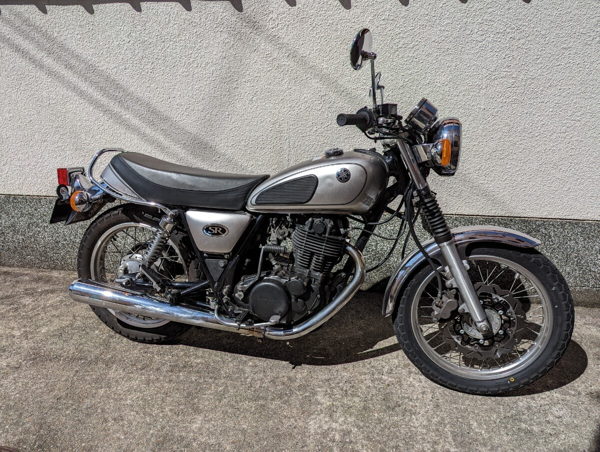 YAMAHA SR400 RH01J 三型 2002年式 キャブ車 イモビ付き 純正ブラックエンジン 車検R6/5月迄 _画像1