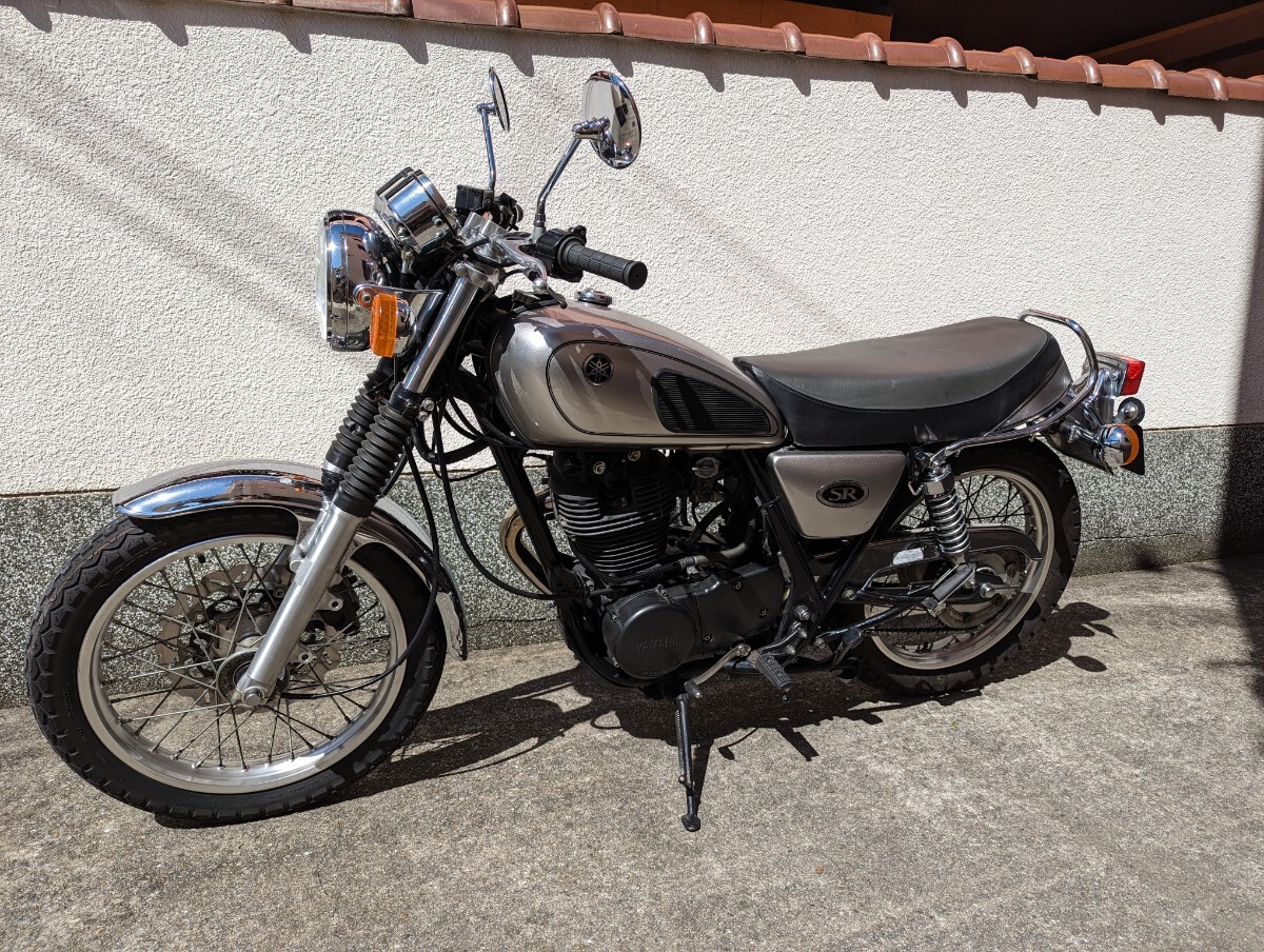 YAMAHA SR400 RH01J 三型 2002年式 キャブ車 イモビ付き 純正ブラックエンジン 車検R6/5月迄 の画像4