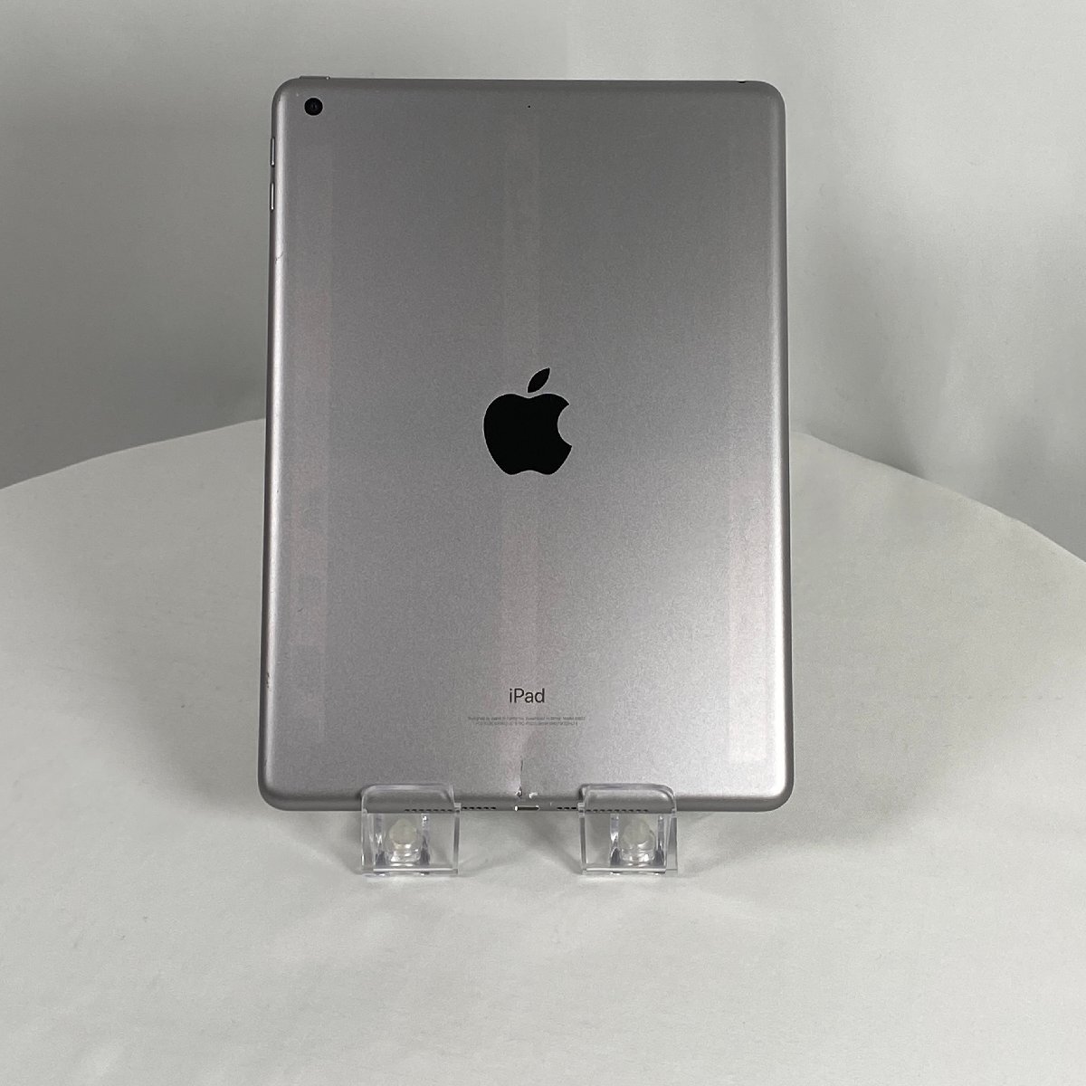 ★１円スタートお得！★iPad（第5世代）Apple 9.7インチ 32GB スペースグレイ アップル 【中古】店頭展示品_画像2