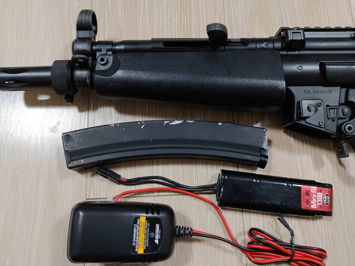 マルイ MP5J 多弾マガジン バッテリー急速充電器付 スタンダード電動ガン_画像2