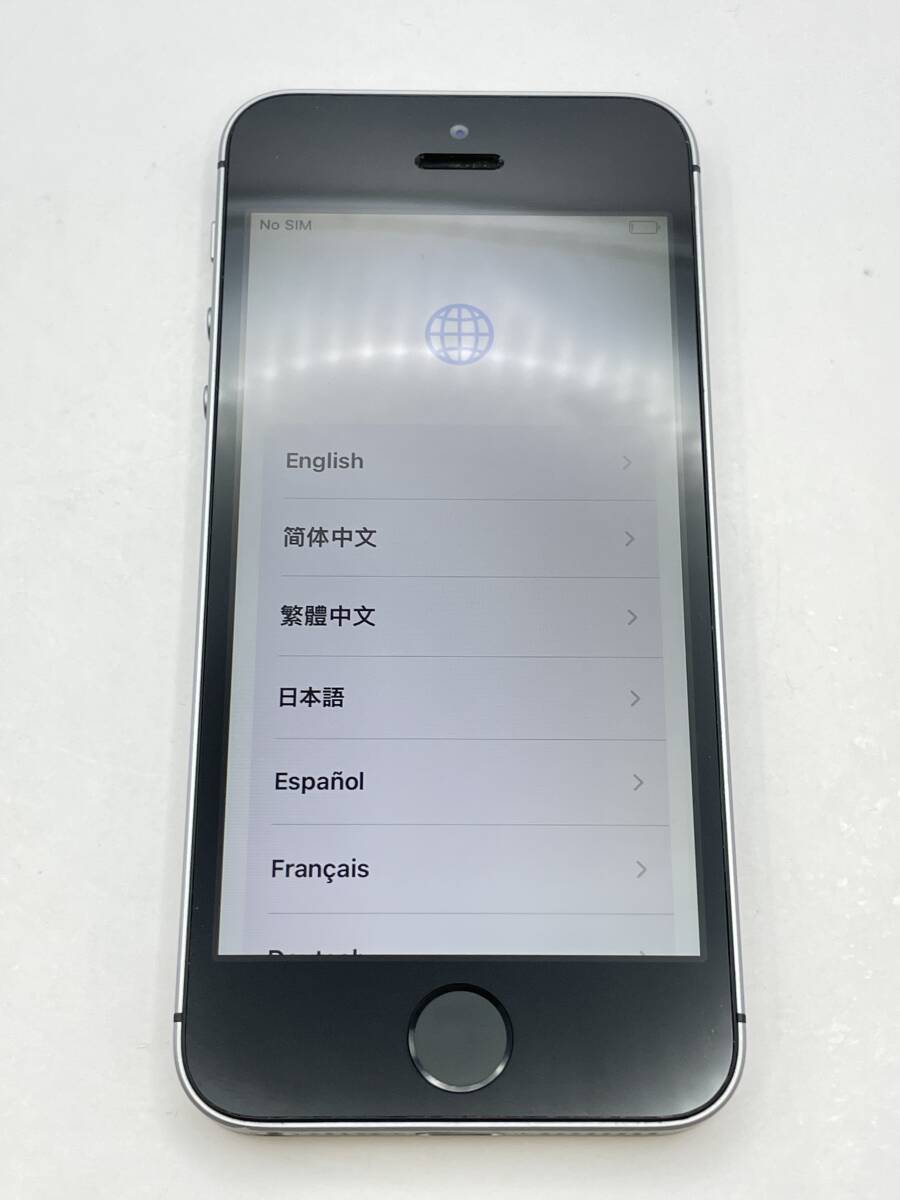 KT011673【爆速発送・土日発送可】iPhone SE （第1世代）32GB バッテリー容量92％ スペースグレイ アイフォン Apple 1円スタート au_画像2