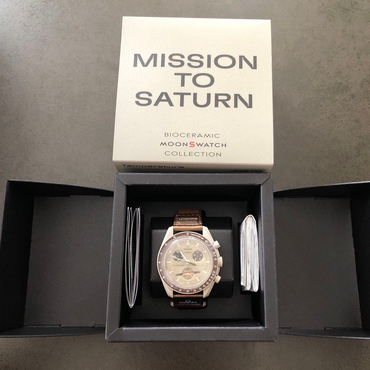 新品未使用　Swatch × Omega Mission to saturn  スウォッチ オメガ　サターン