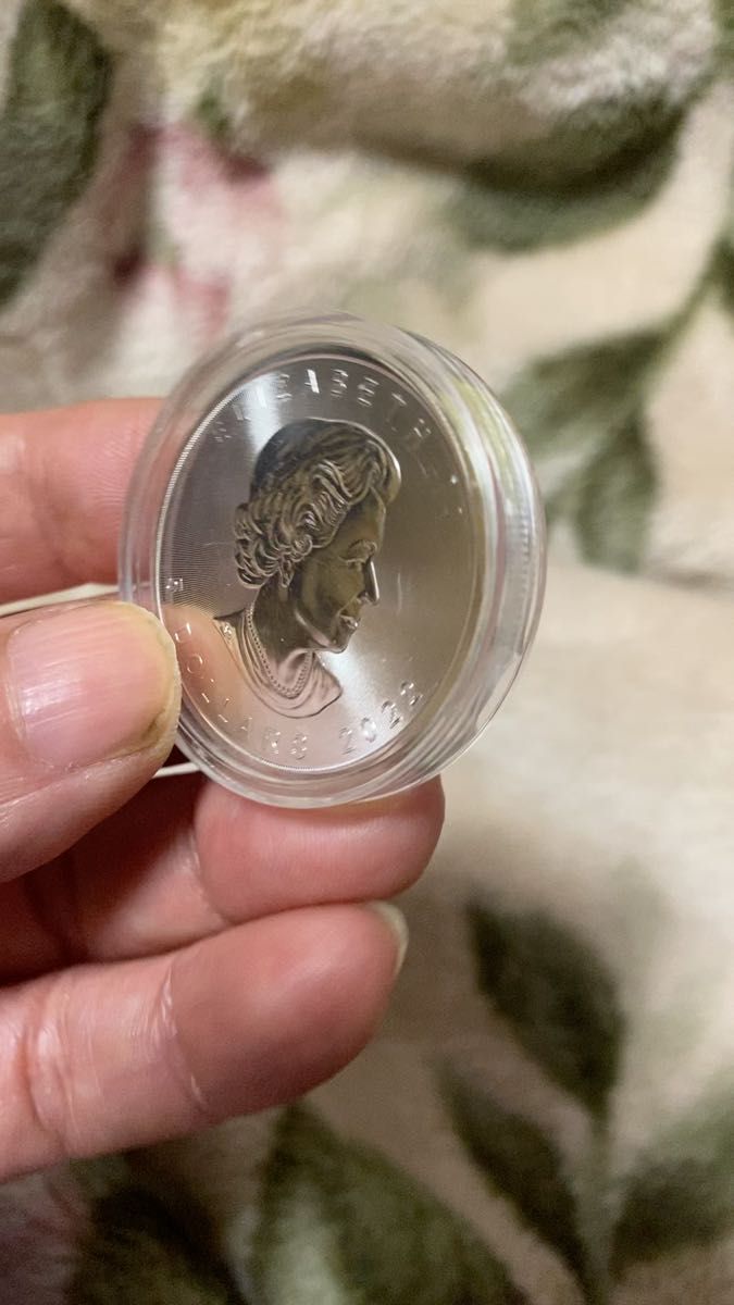 メイプルリーフ 銀貨 1オンス 2022年 エリザベス女王 肖像 カナダ
